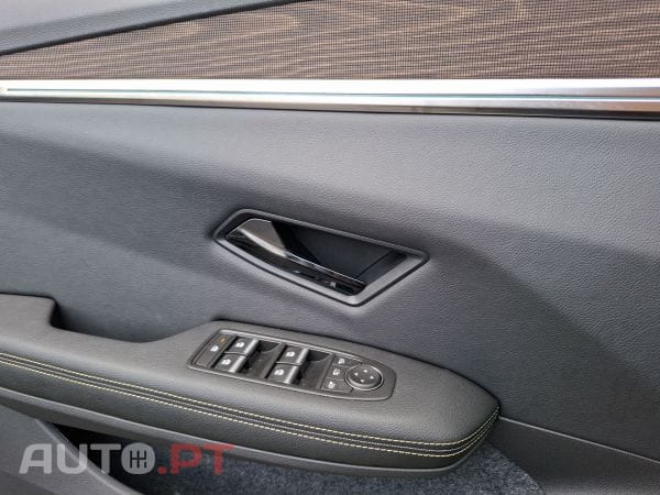 Renault Mégane Electrico E-Tech EV60 220cv Iconic Optimum charge (CA 22 + CC 130) (ICO2H J1 L-00)