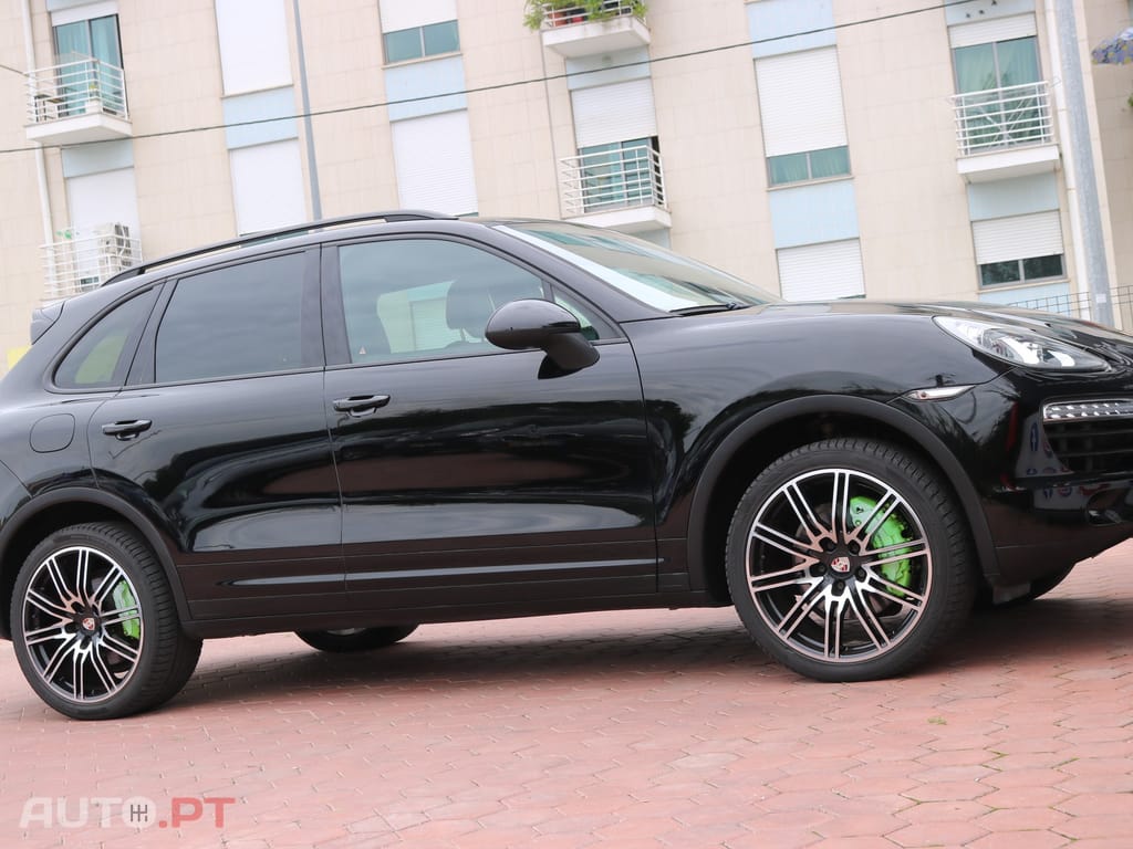 Porsche Cayenne Platinum Edition — fotografia 15