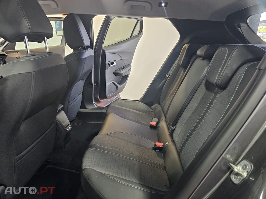 Peugeot 2008 1.2 PureTech Allure