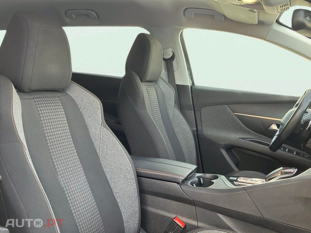 Peugeot 5008 PureTech 130 EAT8 Stop & Start Active