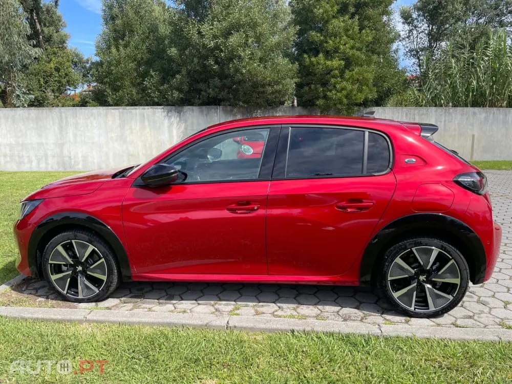 Peugeot E-208 50 kWh GT Pack