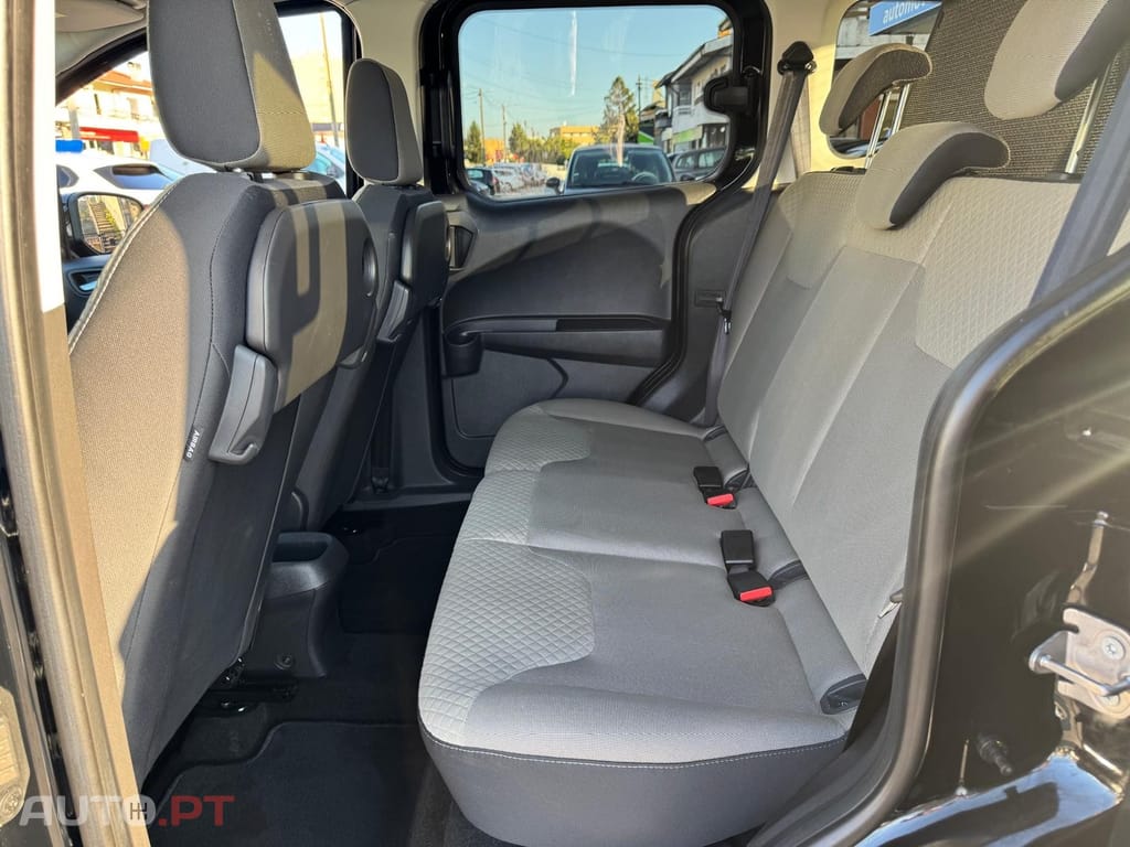 Ford Tourneo 1.0 EcoBoost Titanium