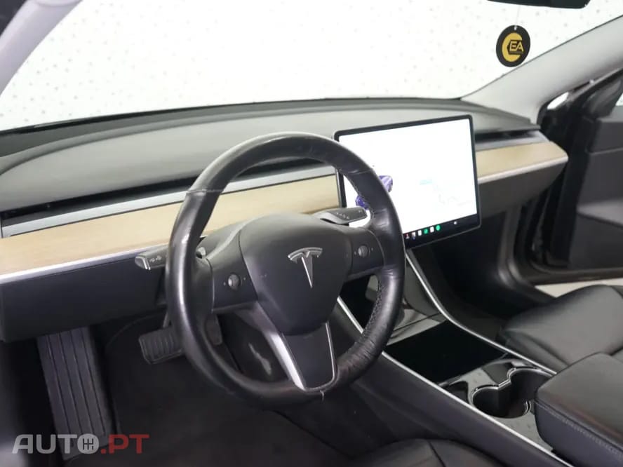 Tesla Model 3 Standard Range Plus RWD