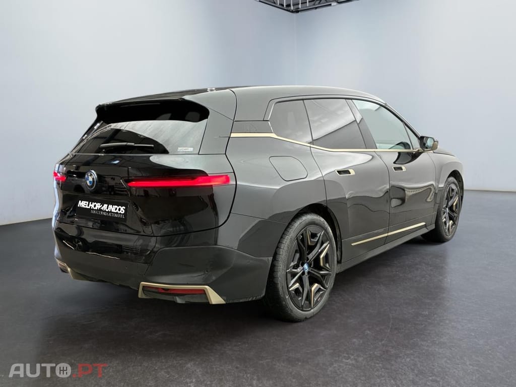 BMW iX xDrive 40