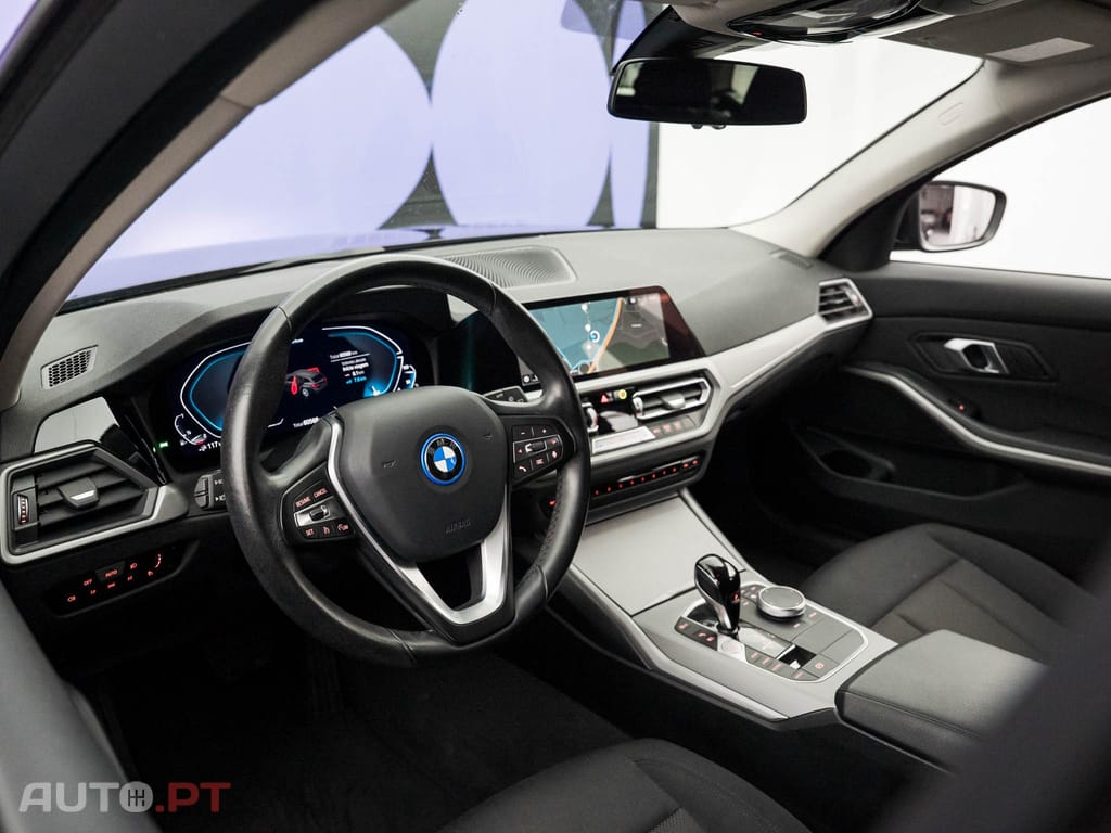 BMW 330 e Touring Line Sport Auto