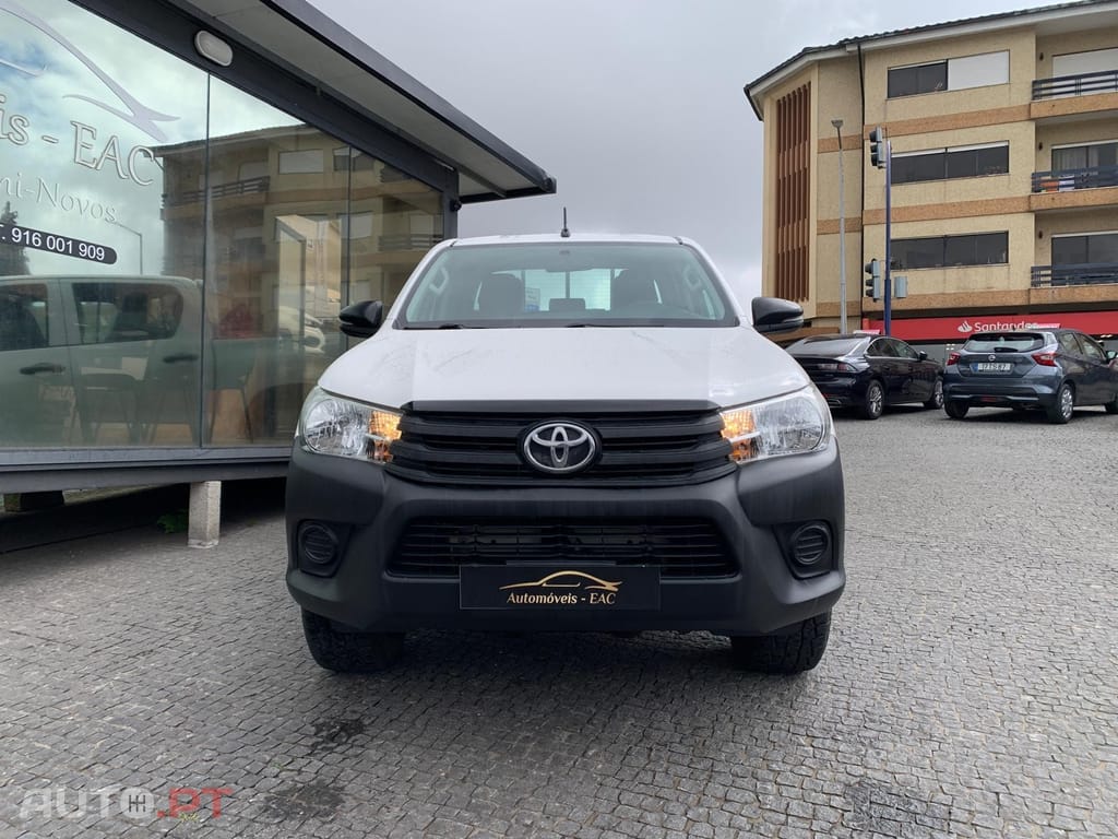 Toyota Hilux 2.4 D-4D 2WD CD