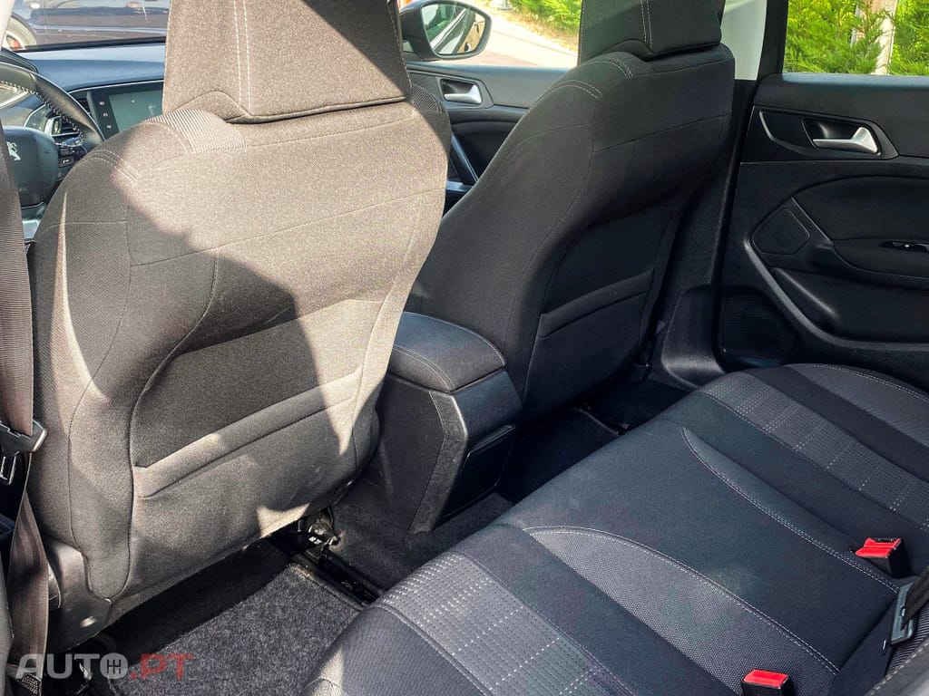 Peugeot 308 1.6 e-HDi Allure J17