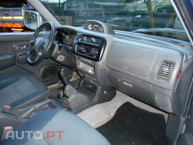 Mitsubishi L200 Strakar 2.5TD 4x4