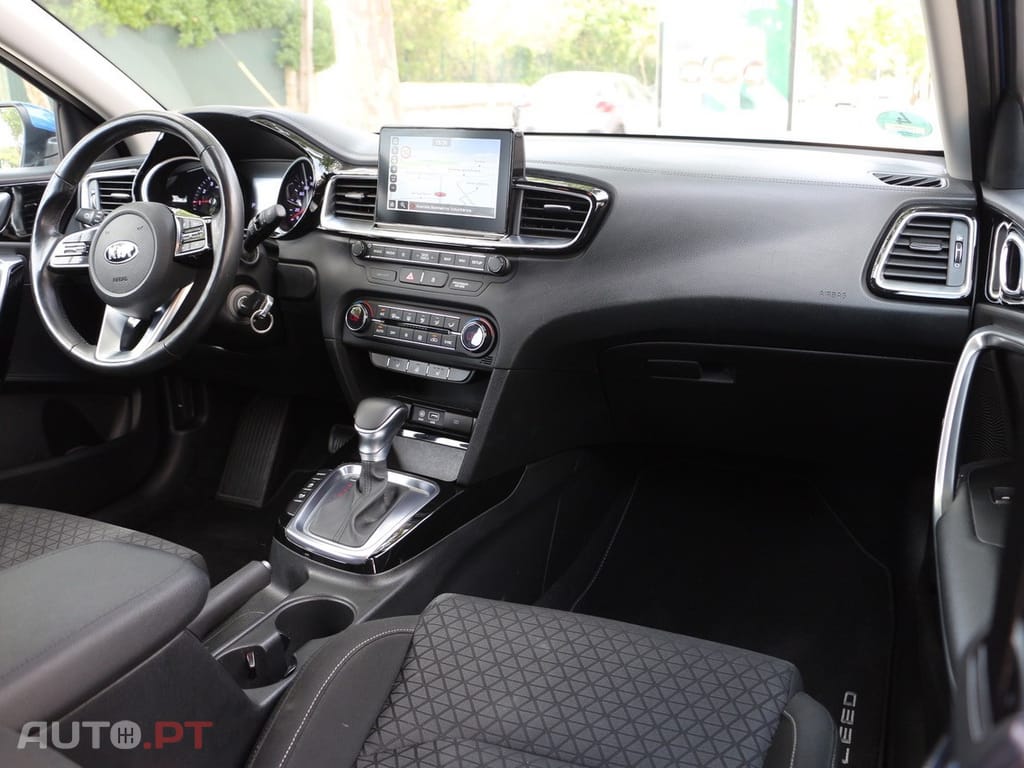 Kia Ceed 1.4 T-GDI TX+SRF 7DCT