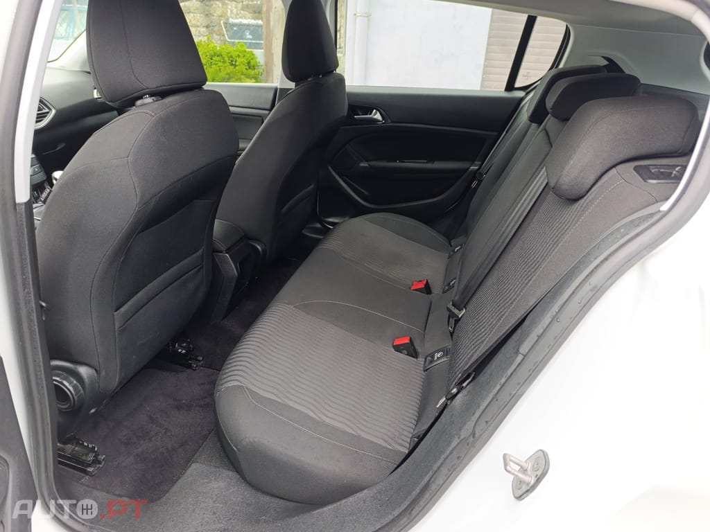 Peugeot 308 1.6 BlueHDi Business Line