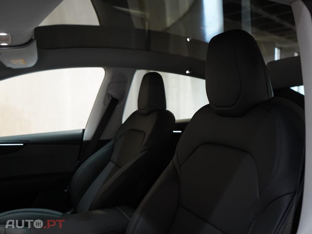 Tesla Model Y Long Range Tração Traseira