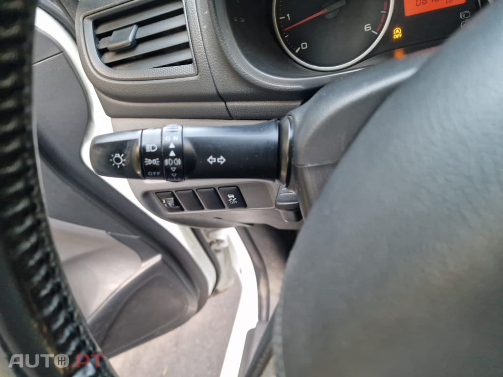 Mitsubishi L200 2.3 DI-D CD Invite 2WD