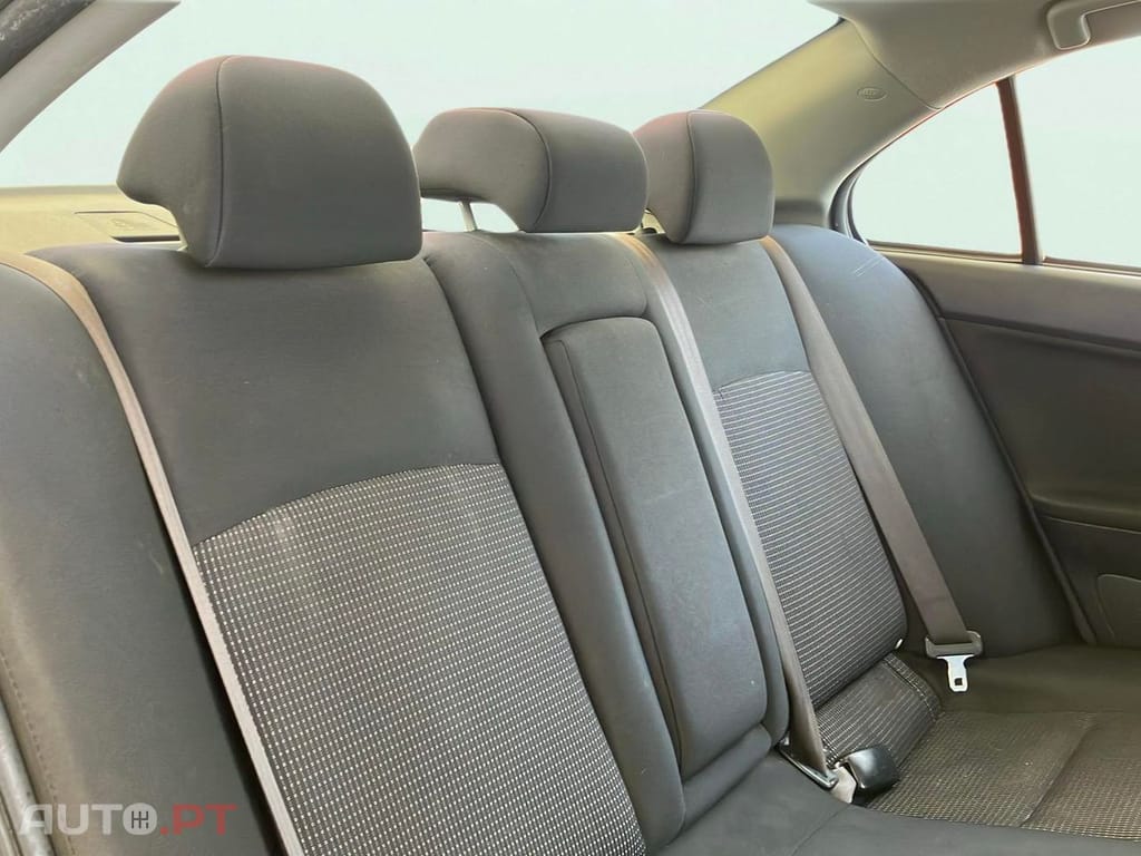 Mitsubishi Lancer 1.5 Invite