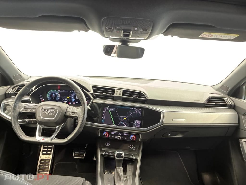 Audi Q3 45 TFSIe S line S tronic