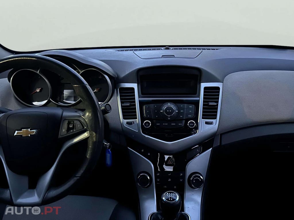 Chevrolet Cruze 1.6 LS
