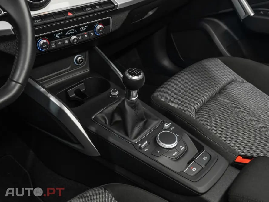 Audi Q2 30 TFSI S line