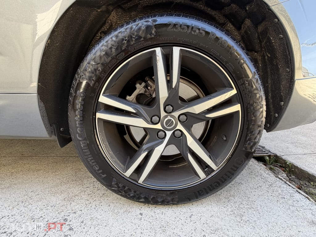 Volvo XC60 2.0 T8 PHEV R-Design AWD