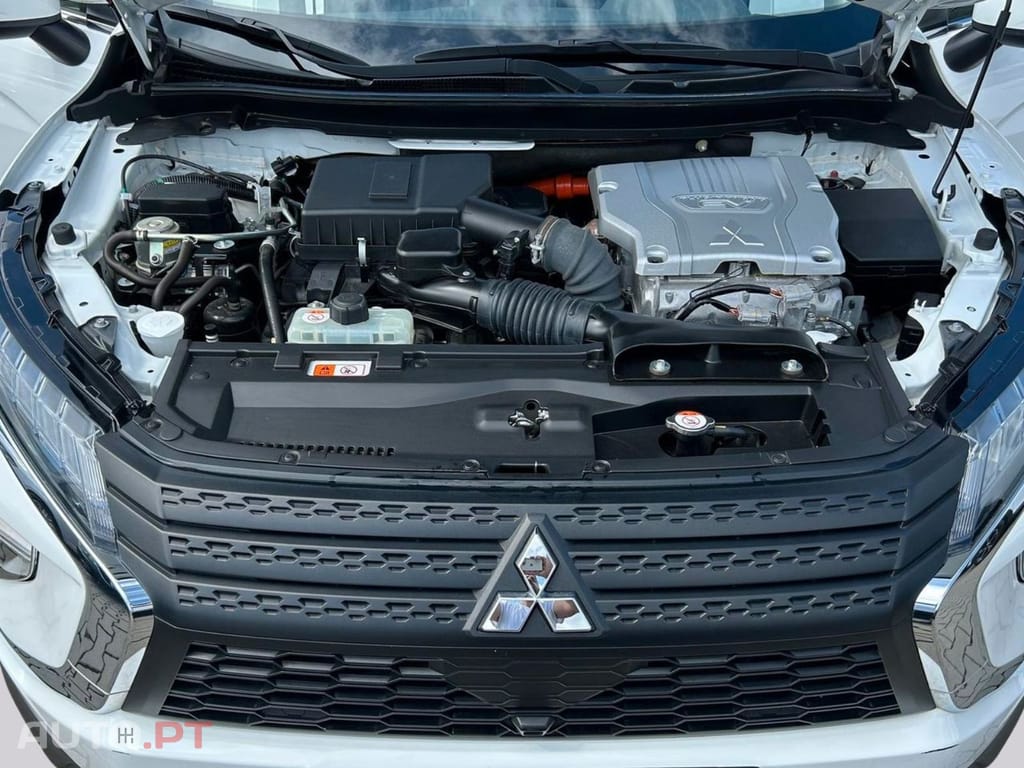 Mitsubishi Eclipse Cross I.V.A DEDUTÍVEL 2.4 MIVEC BASIS ALLRAD