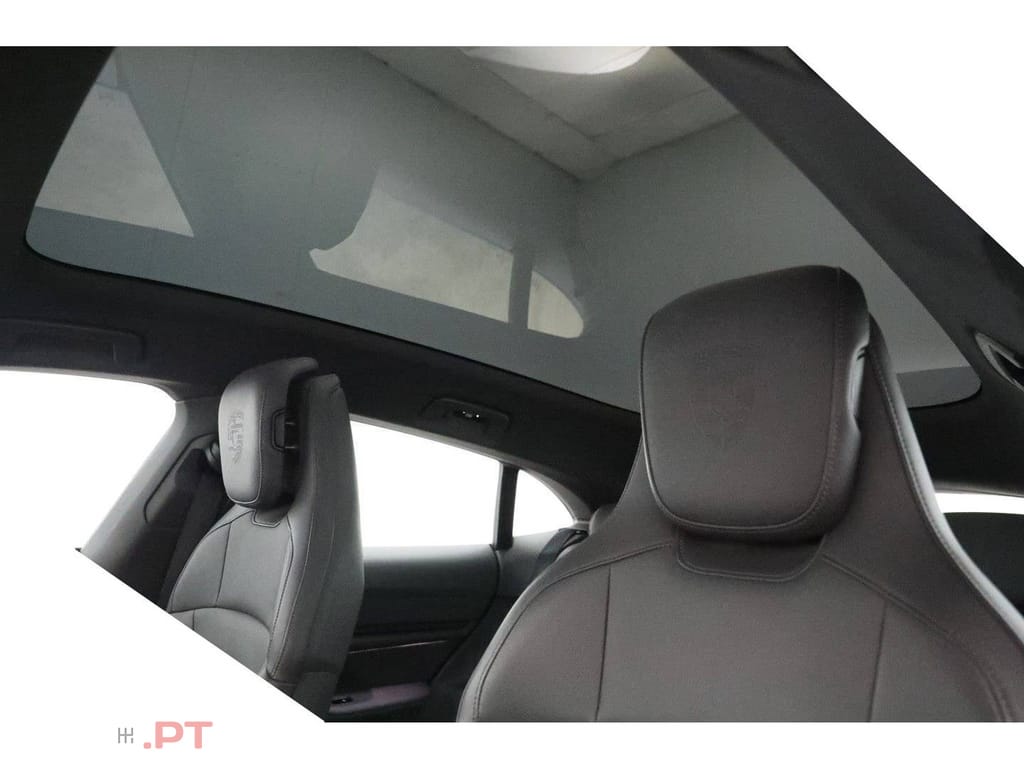 Porsche Taycan 4