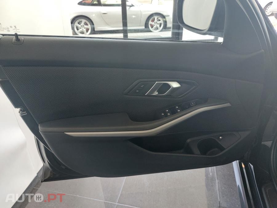 BMW 330 e Auto