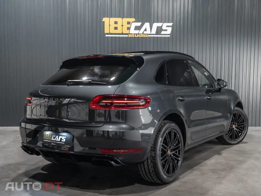 Porsche Macan PDK