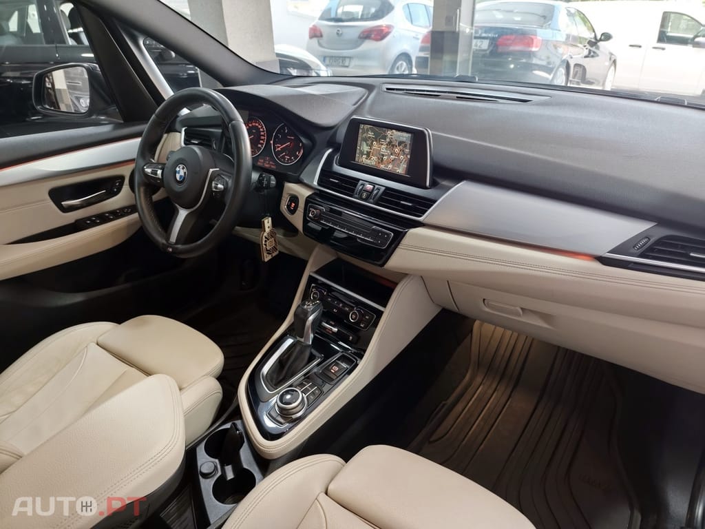 BMW 218 d Line Luxury Auto