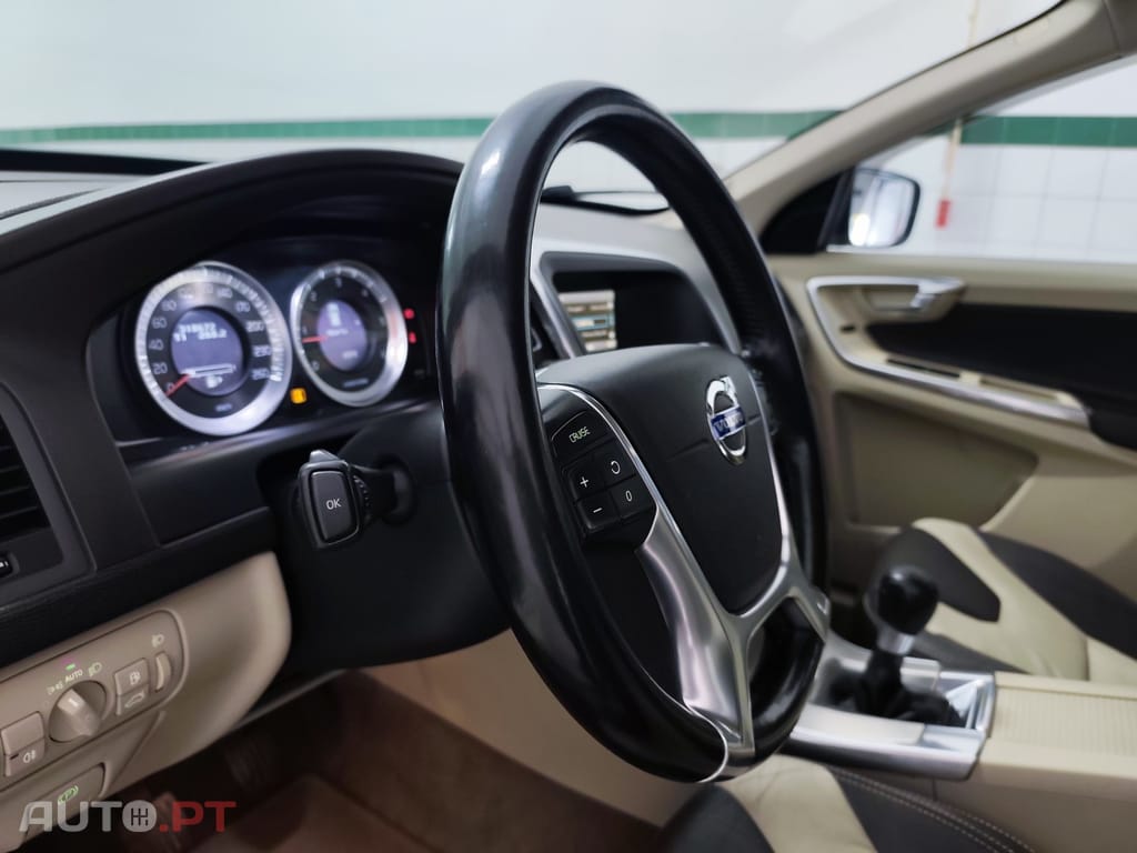 Volvo XC60 2.0 D4 DRIVe Momentum