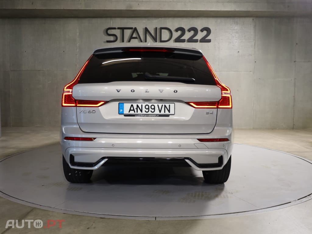 Volvo XC60 2.0 B4 Plus Dark