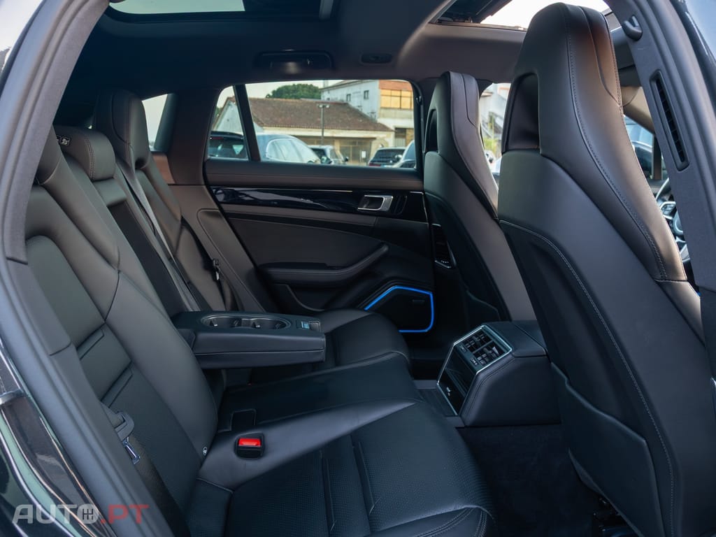 Porsche Panamera 4 E-Hybrid