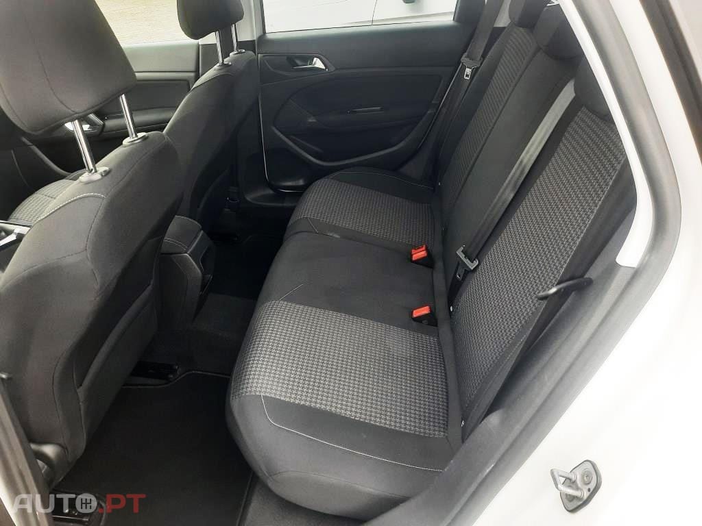 Peugeot 308 SW 1.5 HDI 130cv / 135€ mês
