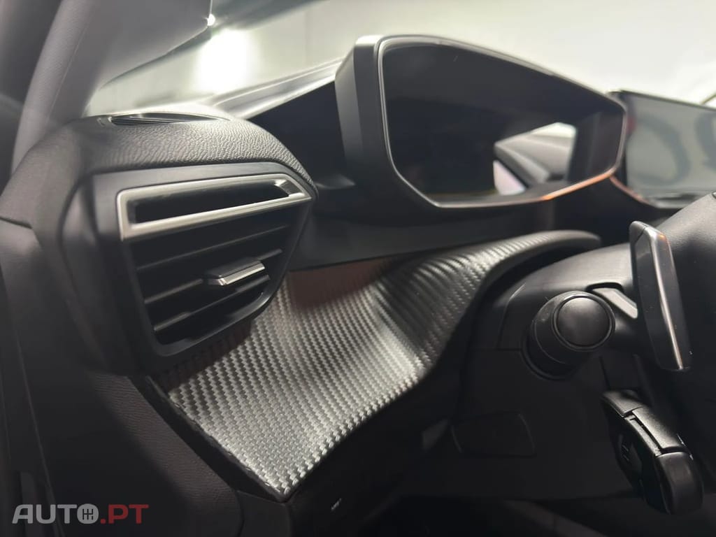 Peugeot 208 1.2 PureTech Allure EAT8