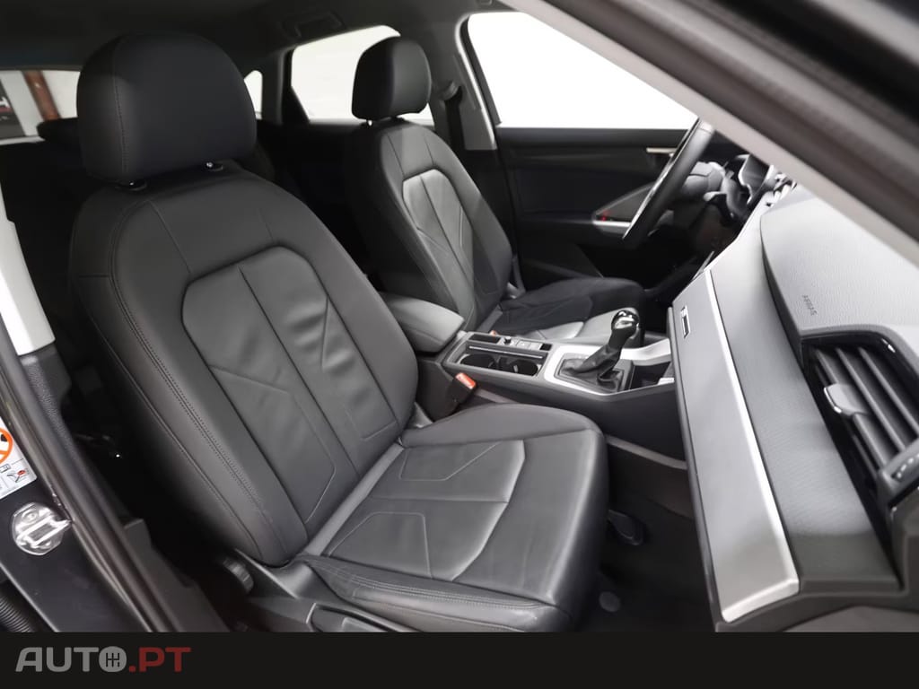 Audi Q3 45 TFSIe S line S tronic