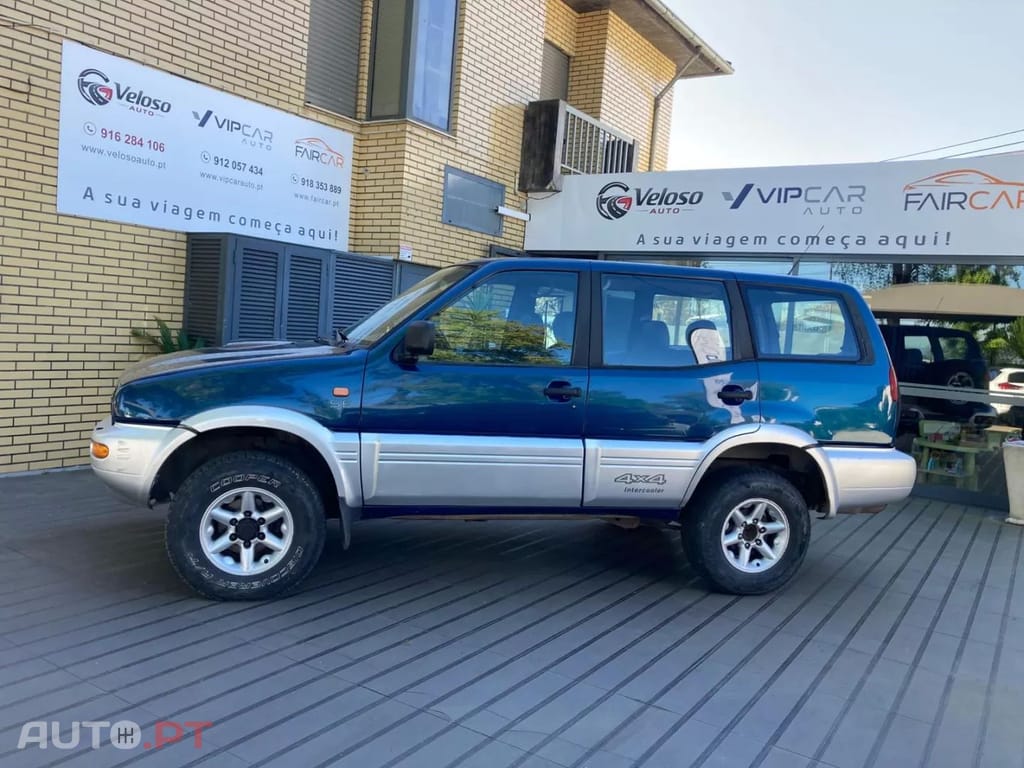 Nissan Terrano II 2.7 TDI SE 7 lugares