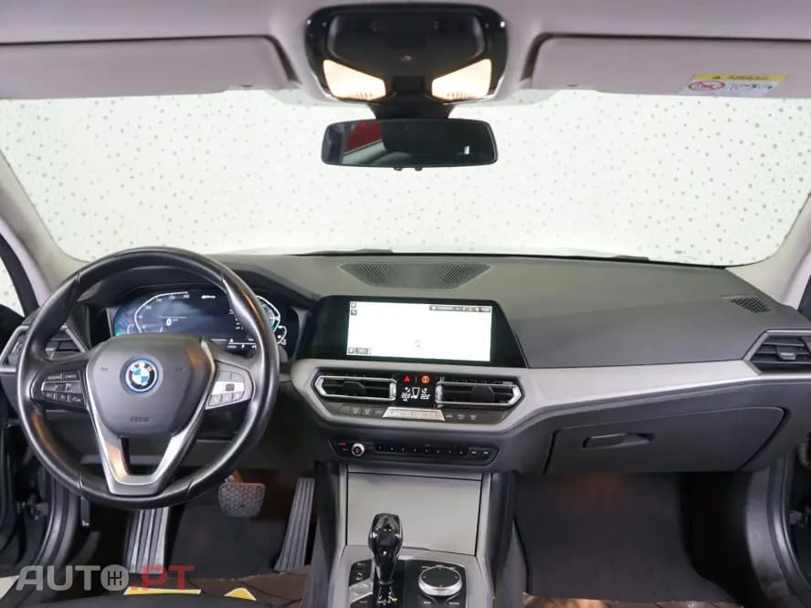 BMW 330 e Aut. Sport Line