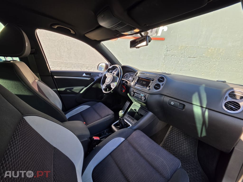 Volkswagen Tiguan 2.0 TDI R-Line 4 Motion - Bola de Reboque