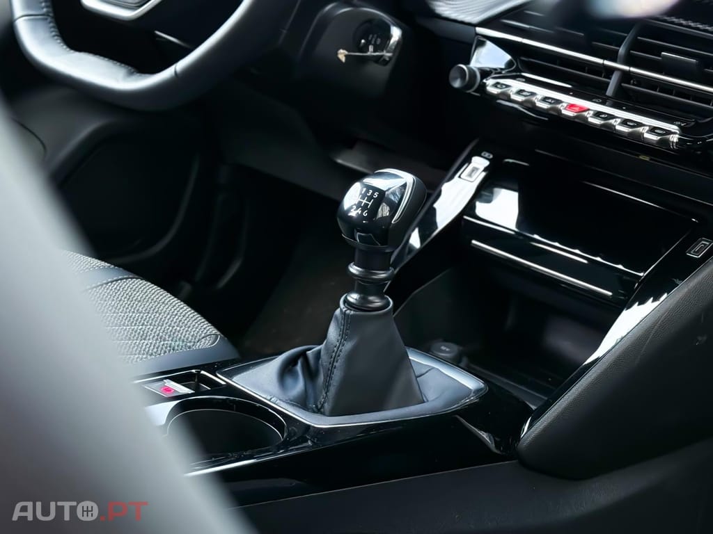 Peugeot 2008 1.2 PureTech Allure