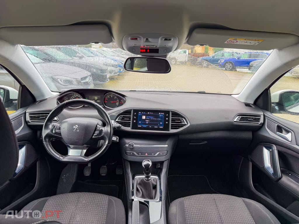 Peugeot 308 1.5 BlueHDi Business Line