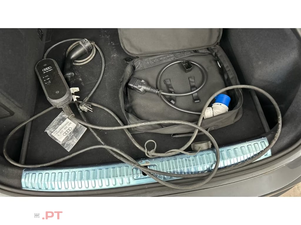 Audi Q3 45 TFSIe S line