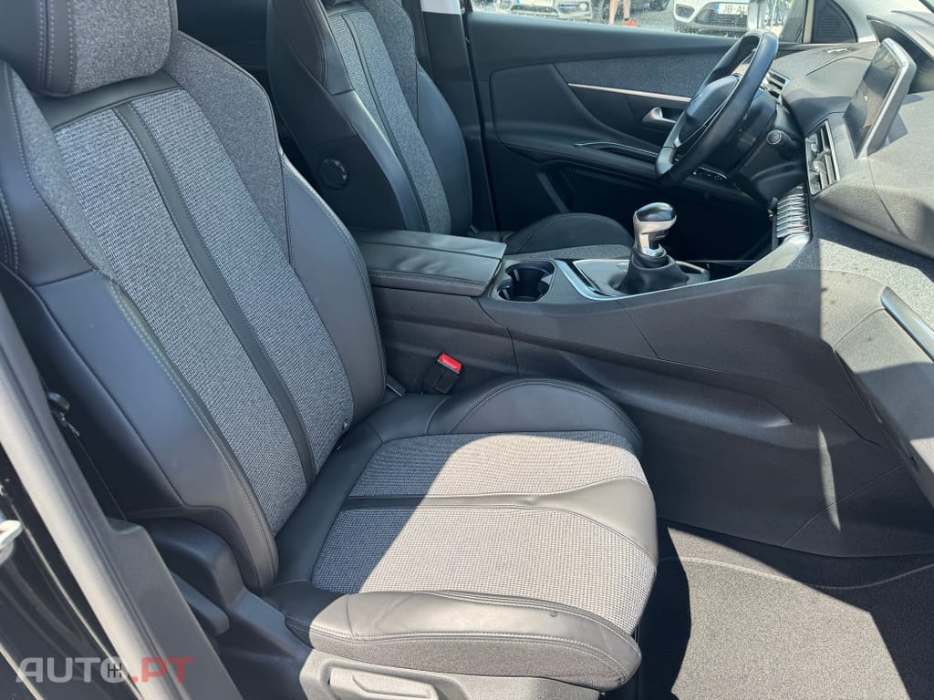 Peugeot 3008 1.5 BlueHDi Allure