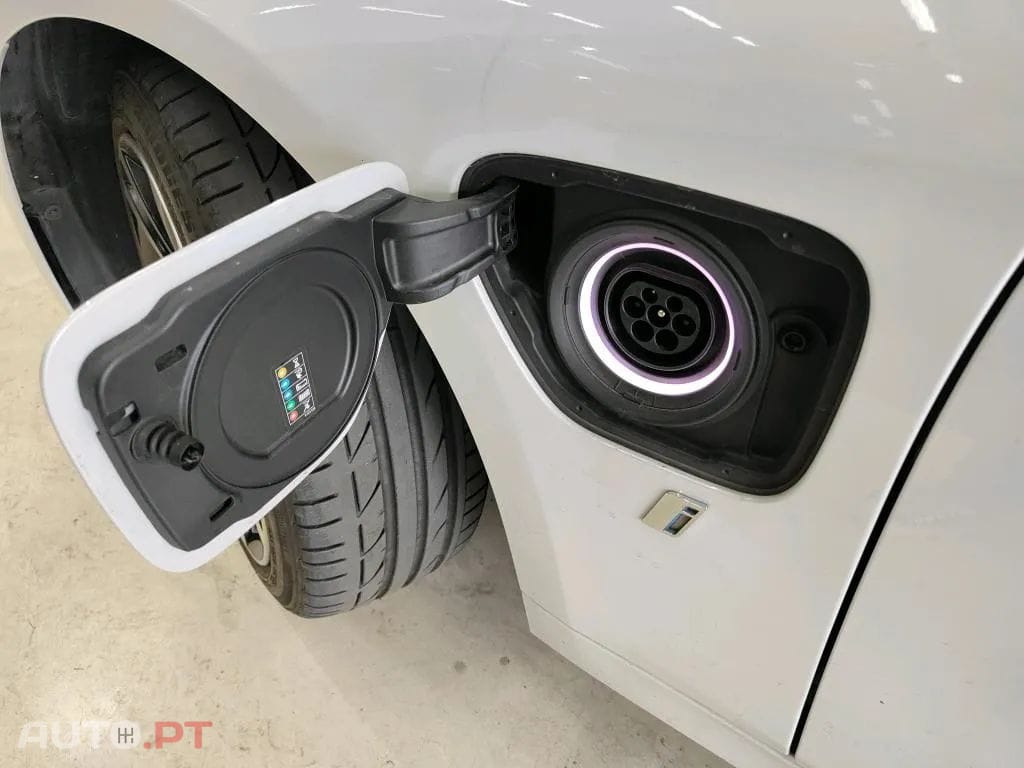 BMW 330 e iPerformance Line Sport