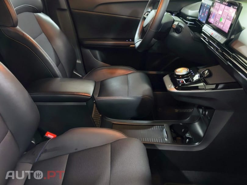 MG MG4 64 kWh Luxury