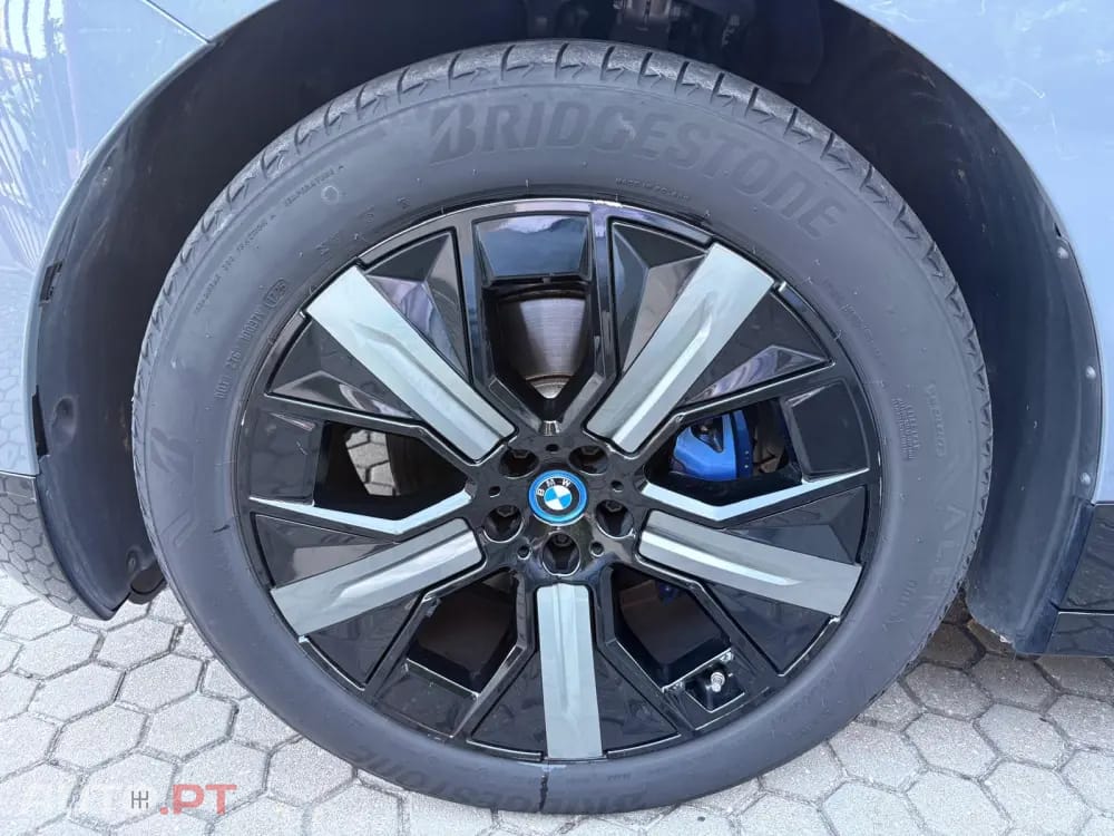 BMW iX xDrive 50 Pack Desportivo