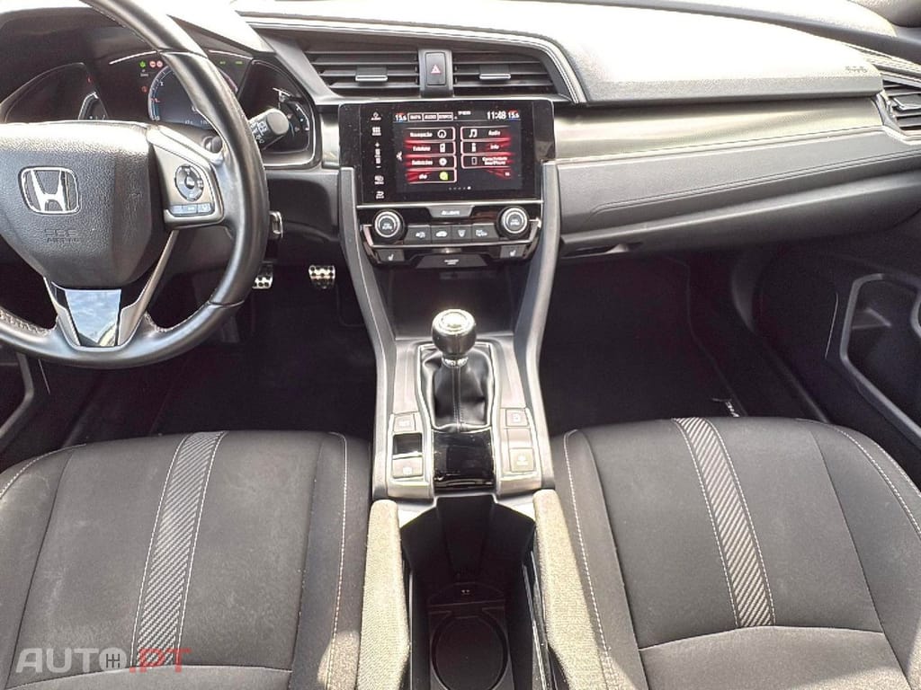 Honda Civic 1.0 i-VTEC Elegance CVT Navi