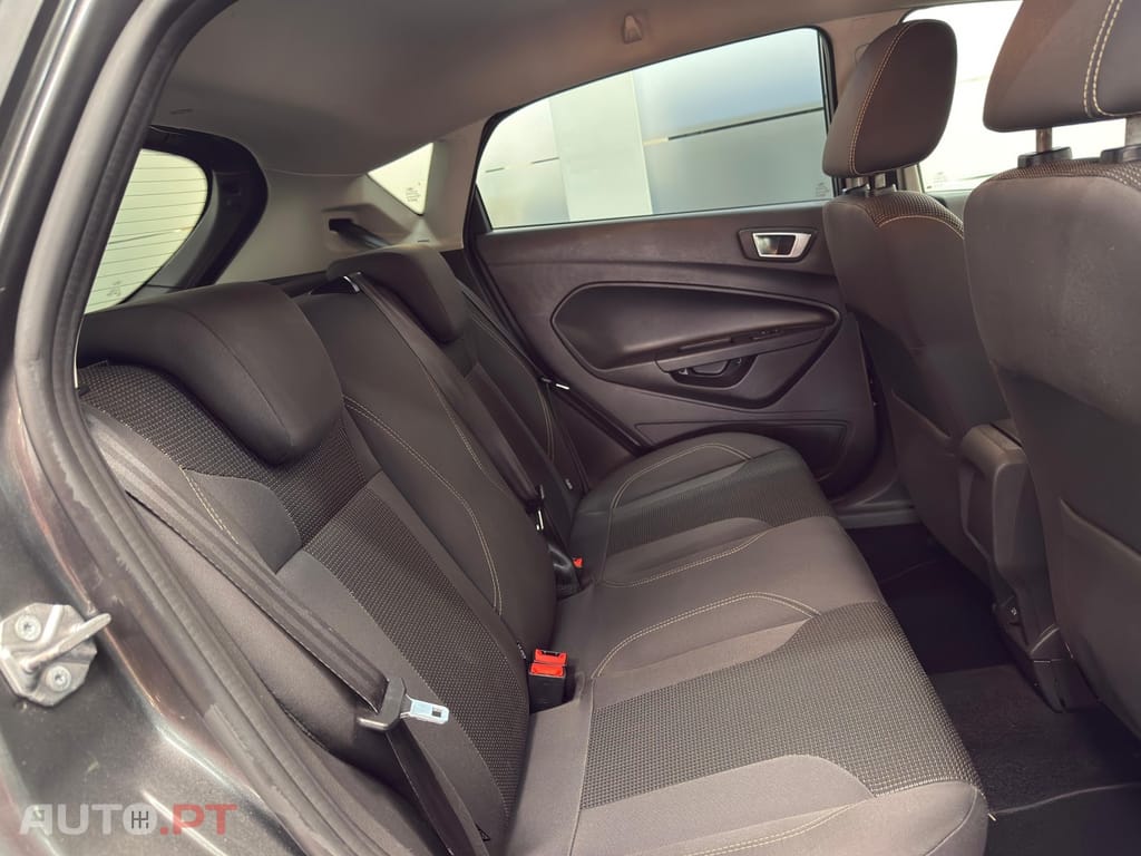Ford Fiesta 1.0 T EcoBoost Titanium PowerShift