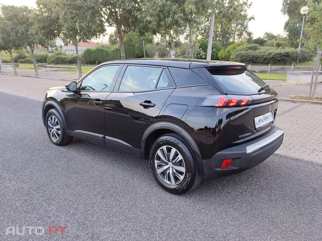 Peugeot E-2008 50 kWh Active Pack