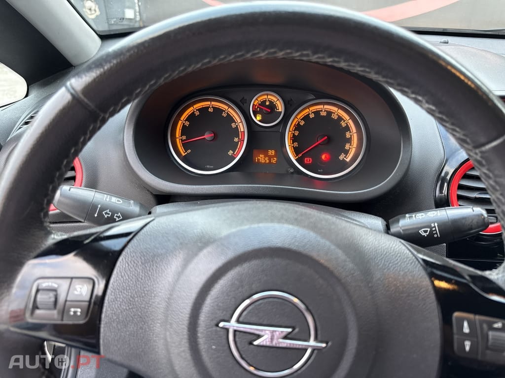 Opel Corsa 1.2 Black Edition