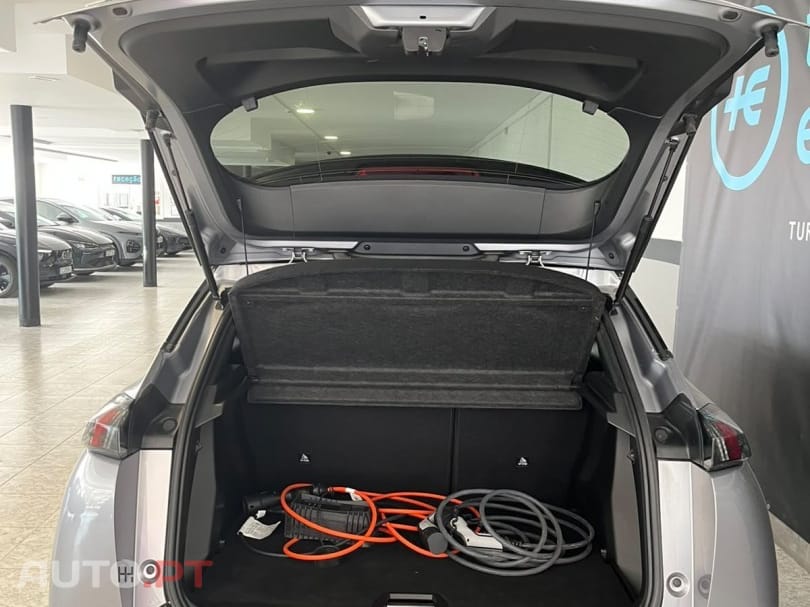 Peugeot E-2008 50 kWh Allure Pack