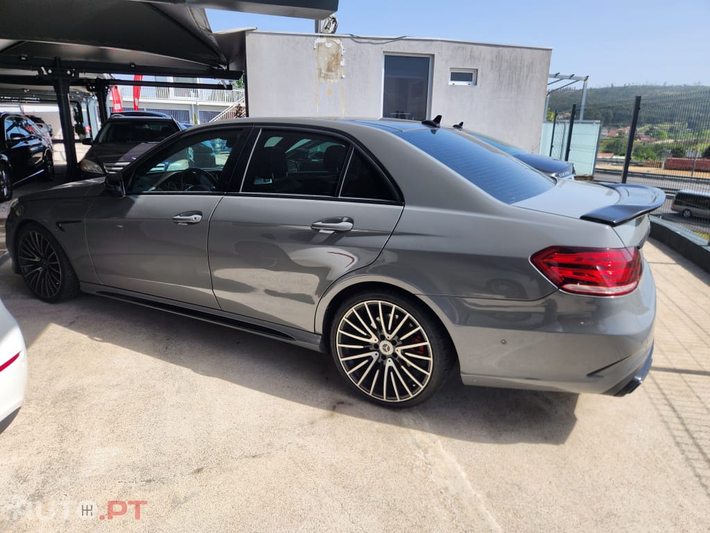 Mercedes-Benz E 300 BLUETEC Hybrid Avantgarde