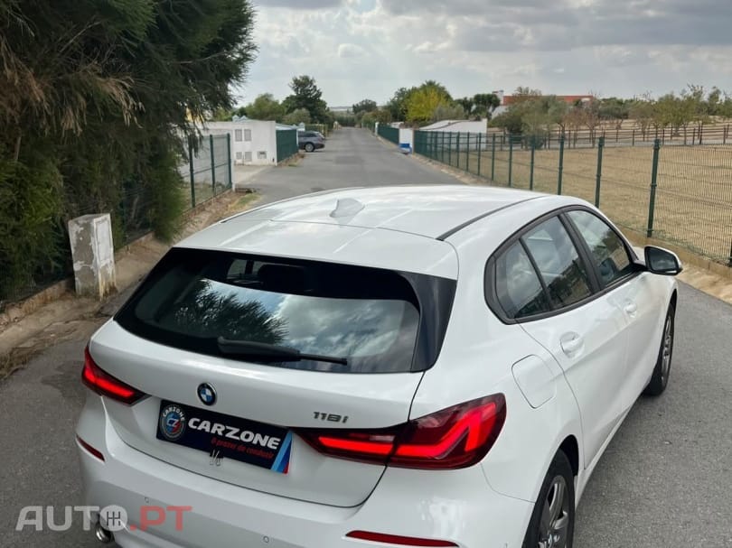 BMW 118 i Advantage — fotografia 7