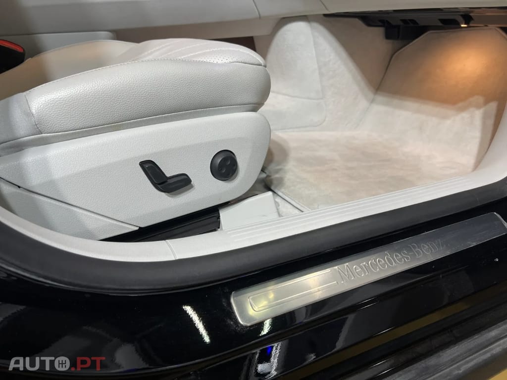 Mercedes-Benz EQE 300 Electric Art